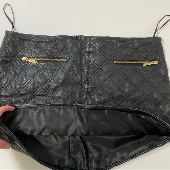 Zara Basic Black Vegan Leather Mini Skirt Size 11 - Picture 4 of 7